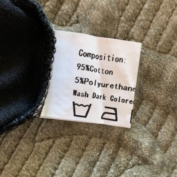 Zaful - Black knit crop top Size Medium with buckle and chain - Picture 10 of 10